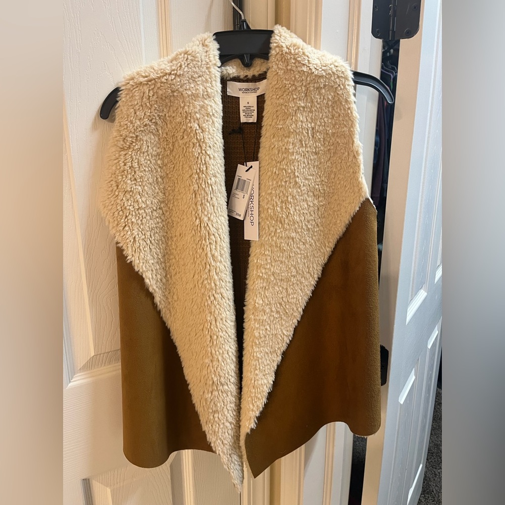 Gorgeous vest - sweater and suede